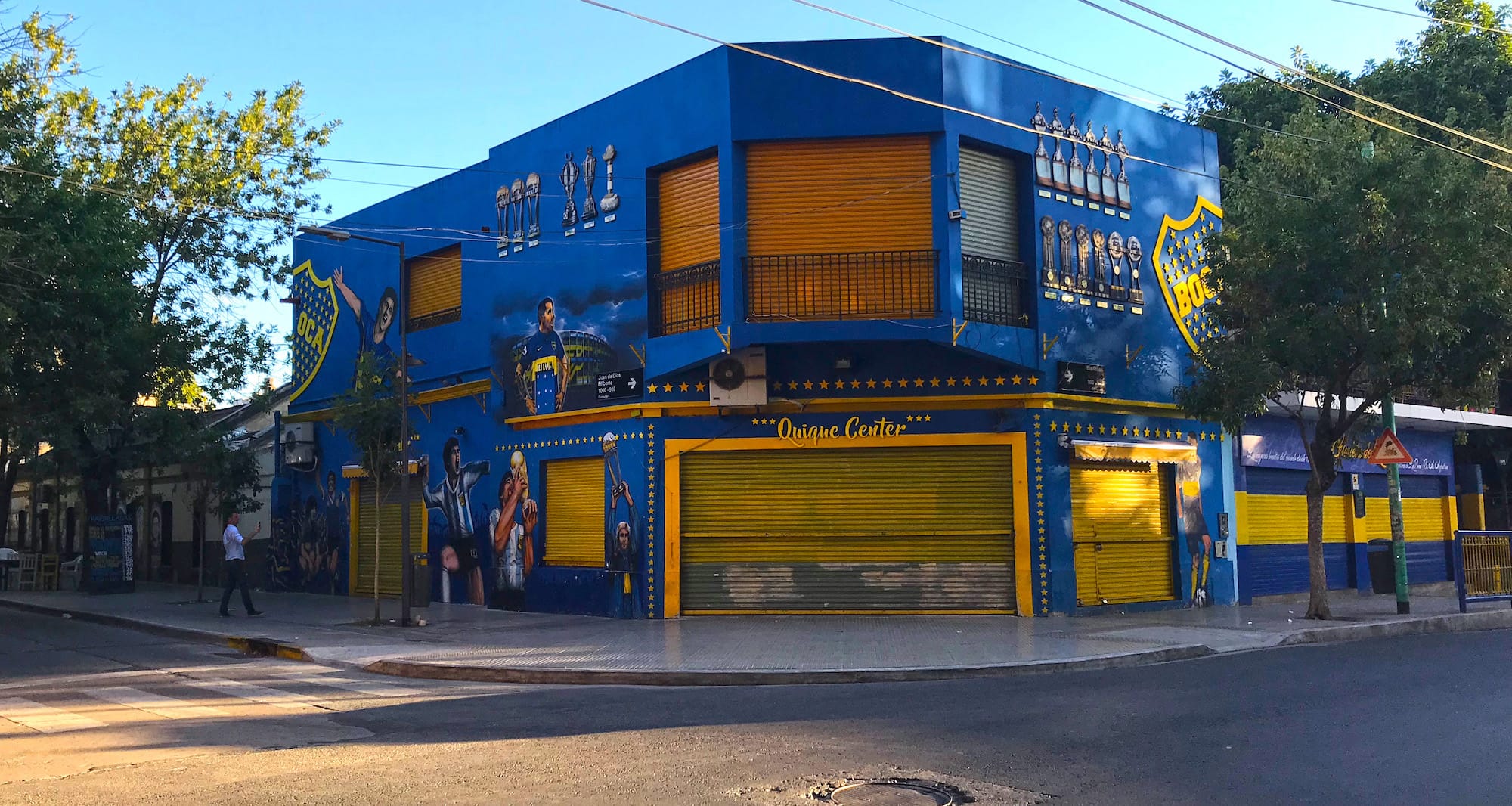 Color street in Boca